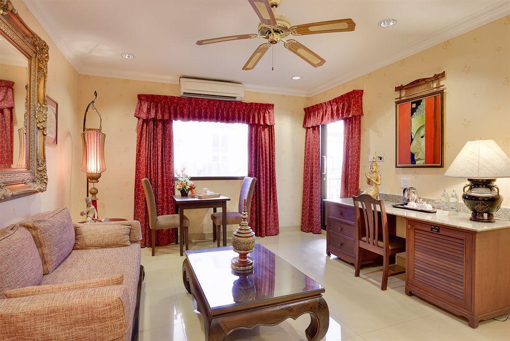 The Ambiance Hotel Pattaya Exterior foto